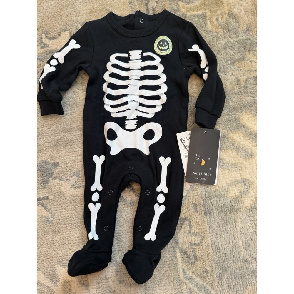 Petit Lem Black Skull And Cross Bones Halloween Footie Sz Newborn NWT
